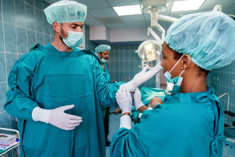 ¿Tienes una diástasis severa? Descubre qué opciones quirúrgicas existen en Málaga | Dr. César Padilla